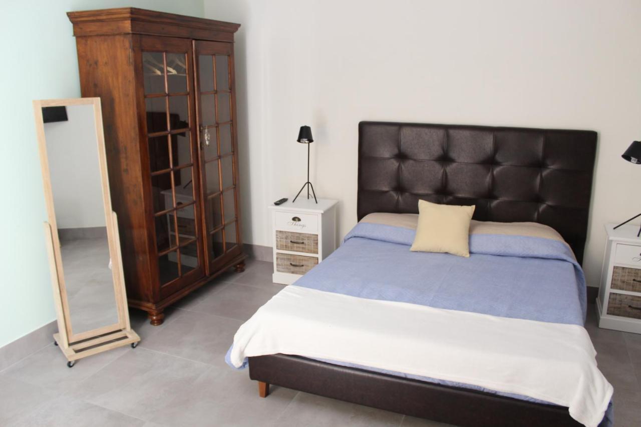4 Balconi Liberty Apartments Lecce Exterior foto